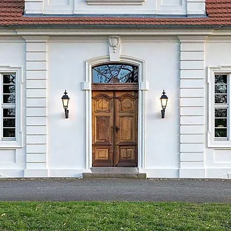 Jagdschloss Hotel *