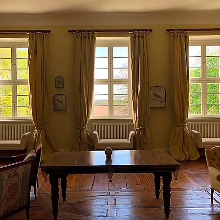 Jagdschloss Hotel *
